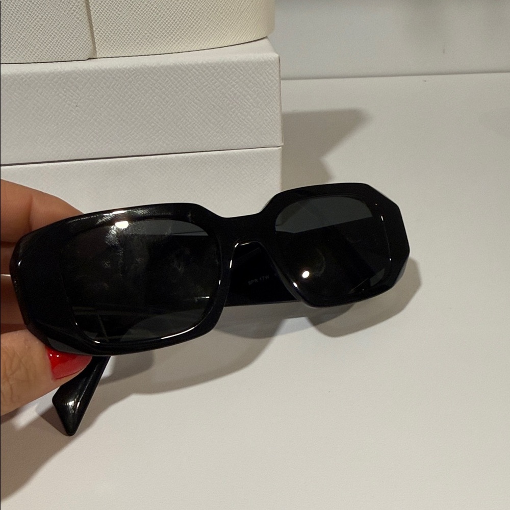 Prada sunglasses NWT - Picture 2 of 6